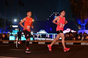 BIB: 253
                            <button type="button" onclick="openModal(15069096)" class="btn btn-primary btn-sm float-right btn-popup" data-toggle="modal" data-target=".modal-high-quality">
                        <i class="fas fa-shopping-cart"></i> Add to Cart
                    </button>
                                            <button type="button" onclick="isThisMe(15069096, true)" class="btn btn-success btn-sm float-right btn-popup btn-isme hidden" data-toggle="tooltip" data-placement="bottom" title="นี่คือรูปของคุณใช่ไหม คลิกที่นี่เพื่อเอาเข้าอัลบั้ม">
                        <i class="fas fa-plus"></i> Add to album
                    </button>
                    <button type="button" onclick="isThisMe(15069096, false)" class="btn btn-warning btn-sm float-right btn-popup btn-isnotme hidden">
                        <i class="fas fa-ban"></i> Remove from album
                    </button>